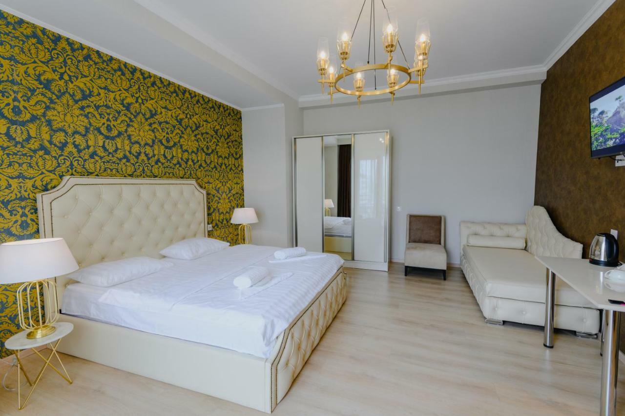 Golden Globe Boutique Hotel Tbilisi Exterior photo